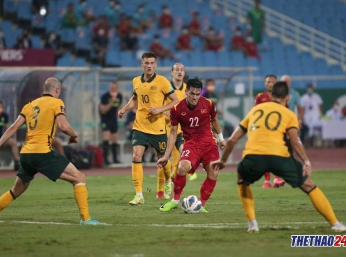 Việt Nam thua tối thiểu Úc trong ngày VAR từ chối phạt đền