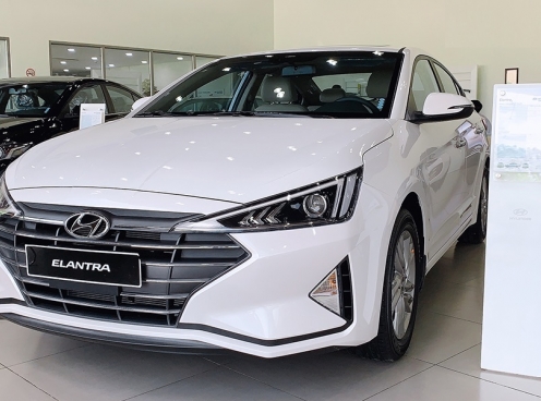 Giá xe Hyundai Elantra giảm mạnh, quyết đấu Mazda 3, Cerato