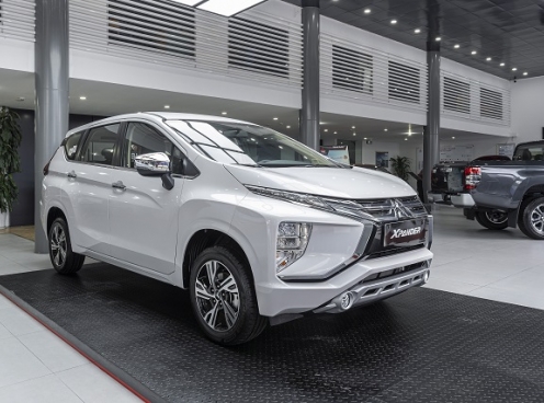 Giá xe Mitsubishi tháng 9 giảm mạnh khiến khách Việt xôn xao