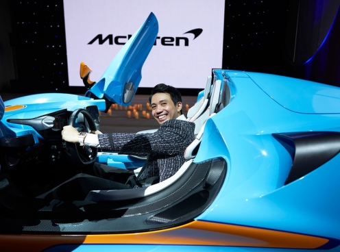 Minh “Nhựa” xuất hiện cùng McLaren Elva “gây sốt” giới chơi siêu xe
