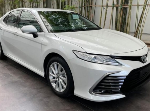 Rò rỉ giá xe Toyota Camry 2022 sắp ra mắt: đắt hơn, có “bia kèm lạc”