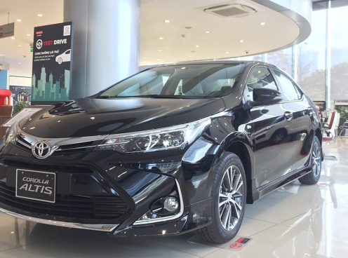 Sedan hạng C của Toyota nhận ưu đãi “khủng”, giá bán siêu hấp dẫn
