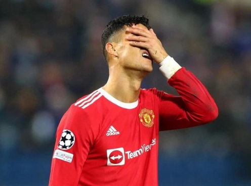 Ronaldo xuất hiện với 'gương mặt lạ lẫm', tương lai MU đã được 'định đoạt'?