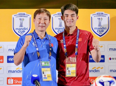 HLV Kim Sang Sik: 'U23 Philippines mạnh ngang U23 Việt Nam'