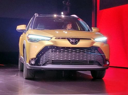 Toyota Corolla Cross 2023 chính thức ra mắt: thiết kế đẹp, vận hành vượt trội