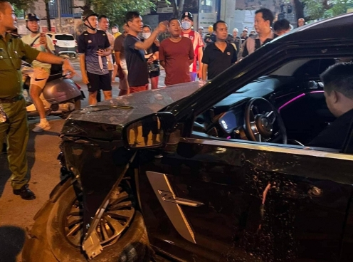 Giảng viên đại học bỏ chạy khi gây tai nạn liên hoàn ở Hà Nội