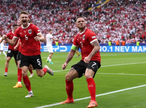 Ba Lan thất vọng, thua bạc nhược trước Áo