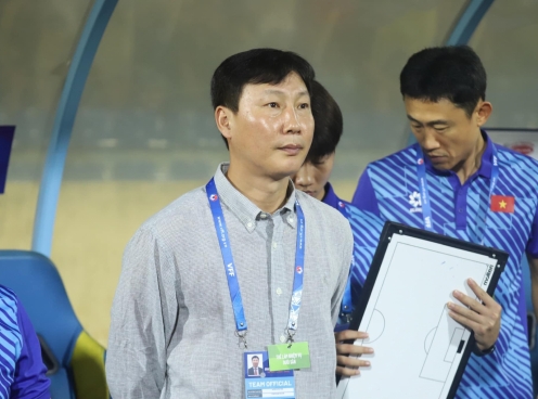 HLV Kim Sang Sik nhận xét thẳng về ĐT Việt Nam trước AFF Cup