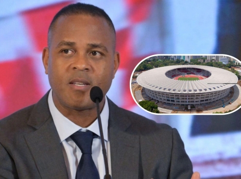 HLV Kluivert 'chưa ưng ý' một điều về SVĐ to nhất nhì Đông Nam Á