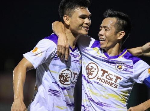 Hà Nội thắng SLNA ở phút 100