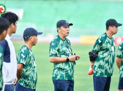 Đội xuống hạng V-League chia tay HLV chỉ sau 2 tháng