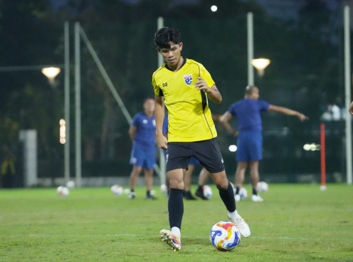 Tiền vệ Thái Lan chỉ thẳng mục tiêu duy nhất tại U23 Đông Nam Á