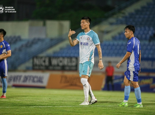 Thử việc thành công tại V-League, cầu thủ Hàn Quốc bật khóc