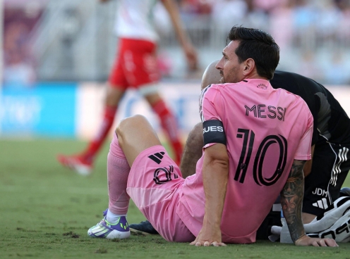 Messi dính chấn thương, lập tức rời sân sau 10 phút