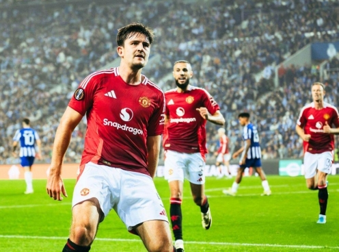 Maguire hóa người hùng, MU hòa chật vật Porto