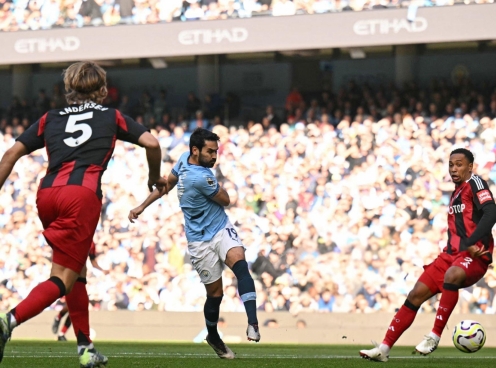 Thắng nghẹt thở Fulham, Man City bám sát ngôi đầu của Liverpool