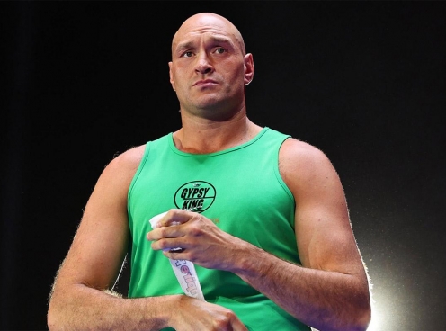 'Vua giang hồ' Tyson Fury hoãn giải nghệ, tái xuất võ đài năm 2026