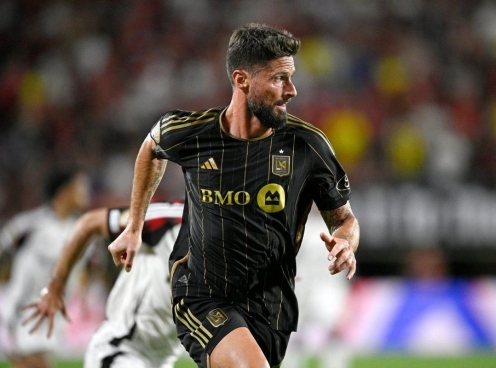 Olivier Giroud chính thức trở lại Ligue 1