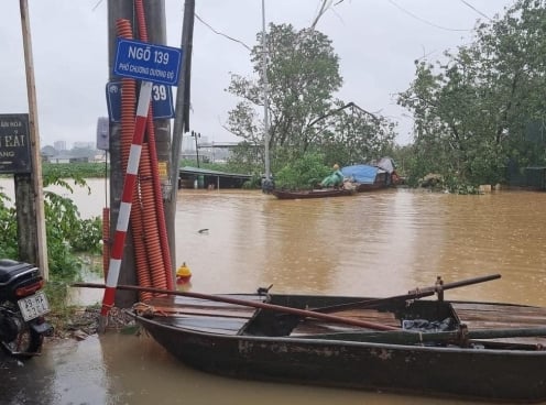 75 tuyến phố Hà Nội có thể ngập trong 3 giờ tới, tập trung quận Hoàn Kiếm và Thanh Xuân