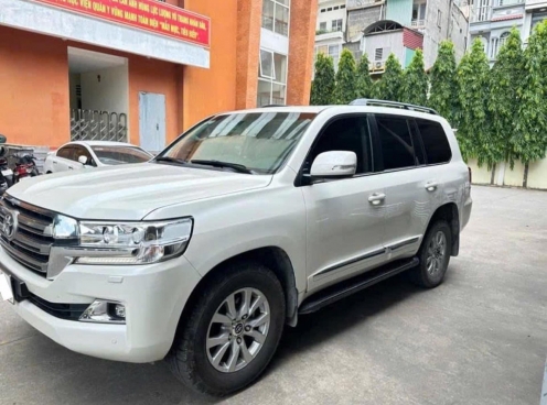 Bất ngờ với khả năng giữ giá của Toyota Land Cruiser VX 2020 sau 4 năm lăn bánh