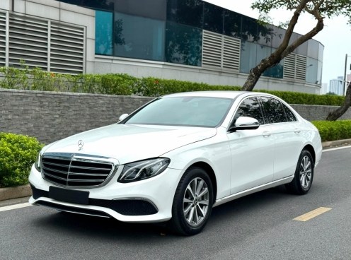 Bất ngờ với mức giá rao bán của Mercedes E200 sau 5 năm lăn bánh trên sàn xe cũ