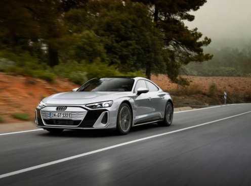 Audi e-tron GT 2025 đột phá trong phân khúc xe điện hạng sang