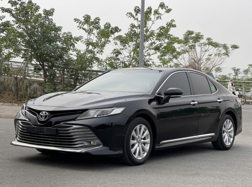 Toyota Camry 2020 rao bán ngang xe hạng C sau 4 năm lăn bánh