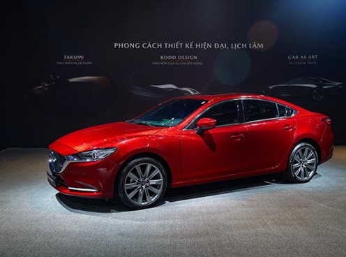 Mazda6 bám sát Toyota Camry trong cuộc đua phân khúc sedan hạng D