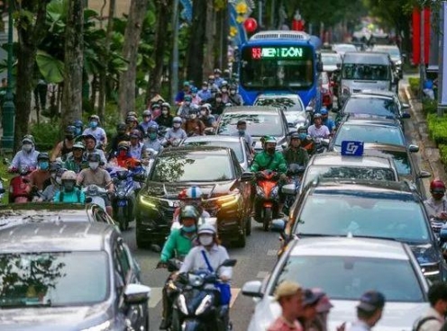 Bộ Nông nghiệp và Môi trường bác bỏ tin đồn cấm ôtô đời cũ vào trung tâm Hà Nội