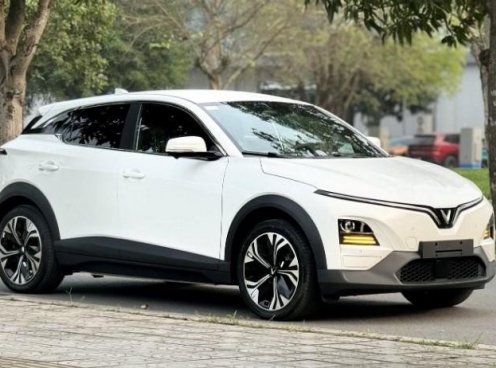 Xe gầm cao áp đảo thị trường ô tô Việt Nam tháng 4/2025