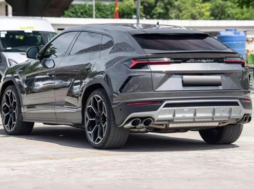 Lamborghini Urus chạy lướt hơn 3.000 km rao bán 14,5 tỷ đồng: Cao hơn xe mới nhưng vẫn “đáng đồng tiền”
