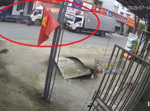 Thanh Hóa: Xe tải gây tai nạn liên hoàn, người đi bộ bị thương nặng