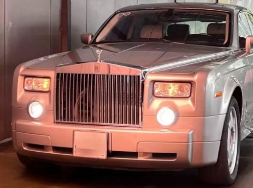 Lăn bánh hơn 3 vạn km sau gần 20 năm, Rolls-Royce Phantom vẫn giữ giá không tưởng