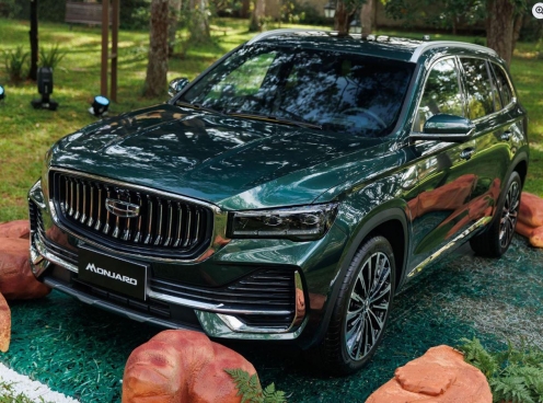 Thị trường ô tô Việt Nam tháng 7: Bức tranh đa sắc từ xe điện đến SUV siêu sang