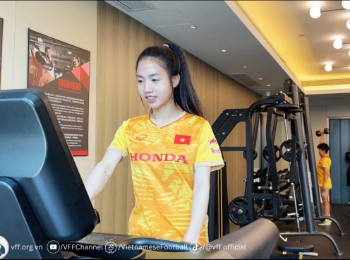 VIDEO: Hot girl ĐT Việt Nam chia sẻ sau pha lập công đáng nhớ