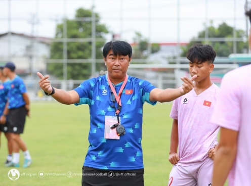 HLV U16 Việt Nam đánh giá Thái Lan và Úc trước bán kết