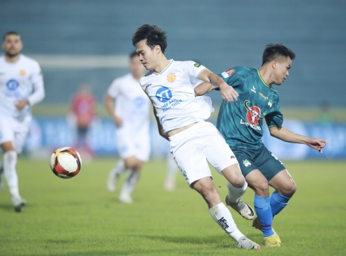 Trực tiếp HAGL vs Nam Định: Xuân Son đá chính