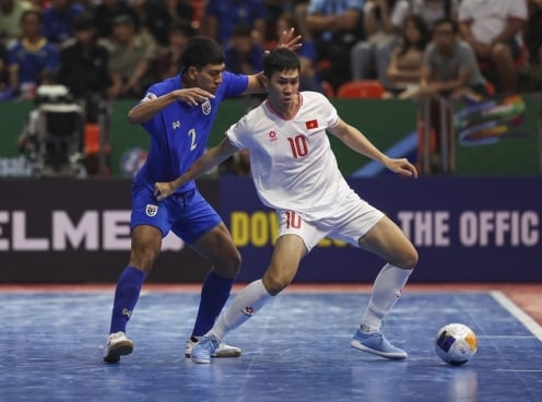 Futsal Thái Lan chia tay 2 huyền thoại