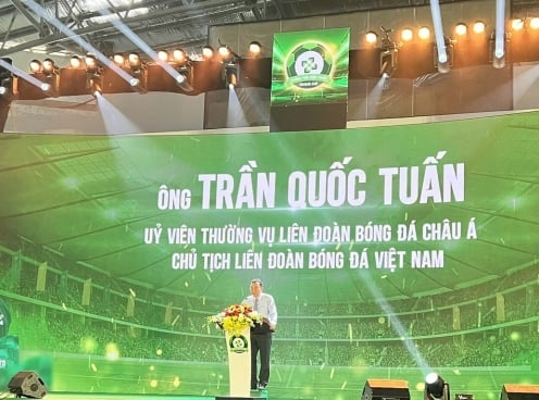 Lãnh đạo VFF dự lễ xuất quân đội bóng mới của Công Phượng