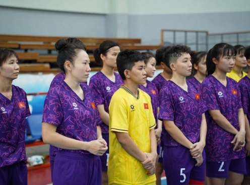 ĐT futsal nữ Việt Nam nhận doping tinh thần trước giải AFF