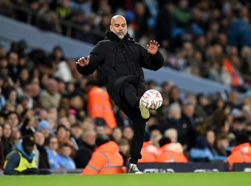 Pep Guardiola chê bóng thi đấu, FA lập tức phản pháo