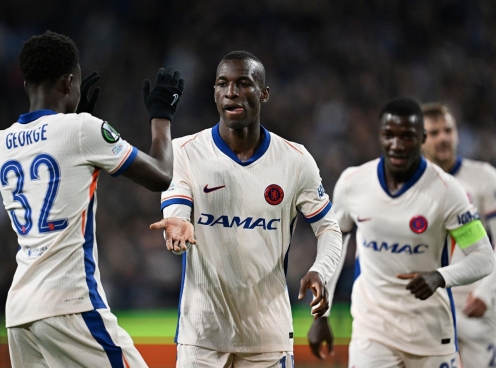 Chelsea thắng đậm đội vô danh ở bán kết lượt đi cúp C3 châu Âu