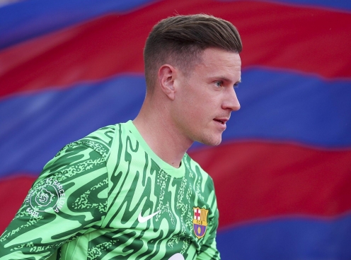 Đội trưởng Barcelona đòi lại suất bắt chính từ Szczesny