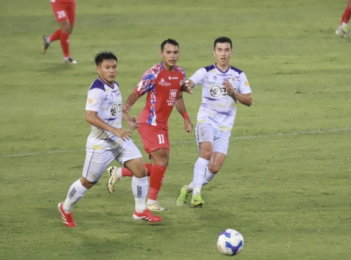 Trực tiếp Hà Nội 0-1 TP HCM: Bất ngờ cực lớn