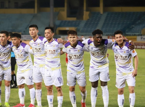 Trực tiếp Hà Nội 4-1 TP HCM: Văn Quyết tỏa sáng