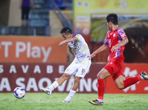 Trực tiếp Hà Nội 4-1 TP HCM: Văn Quyết tỏa sáng