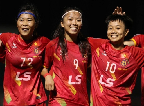 CLB Việt Nam làm quen sân trước bán kết Champions League