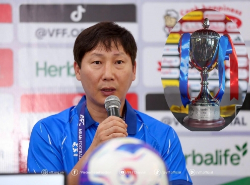 Đánh bại MU, HLV Kim Sang Sik chính thức có thêm 1 danh hiệu