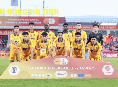 Chưa chắc trụ hạng, SLNA lại nhận thêm tin sét đánh