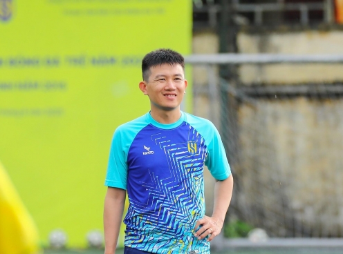 HLV SLNA sang Nhật Bản ngay sau trận thua 0-5 CAHN